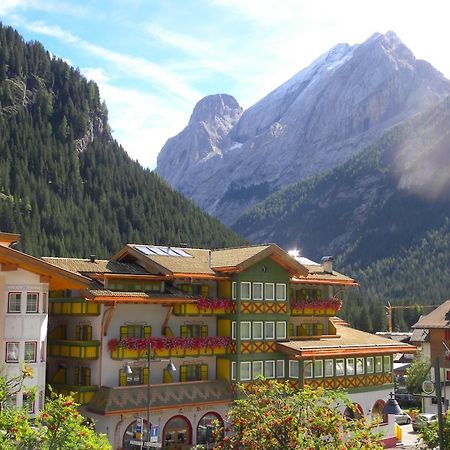 Hotel Alpino Al Cavalletto Canazei Exterior foto